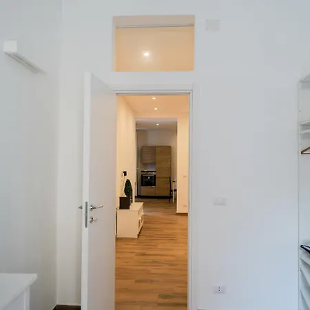 Crystal Space Apartment *
